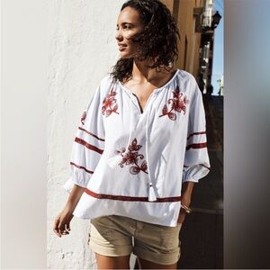 Velvet by Graham & Spencer Embroidered Women's Top